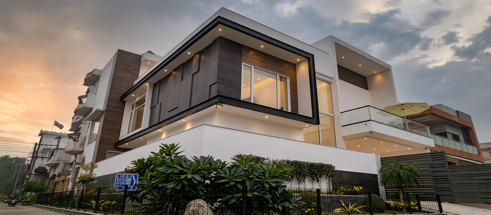 Architecture-08-1600x700